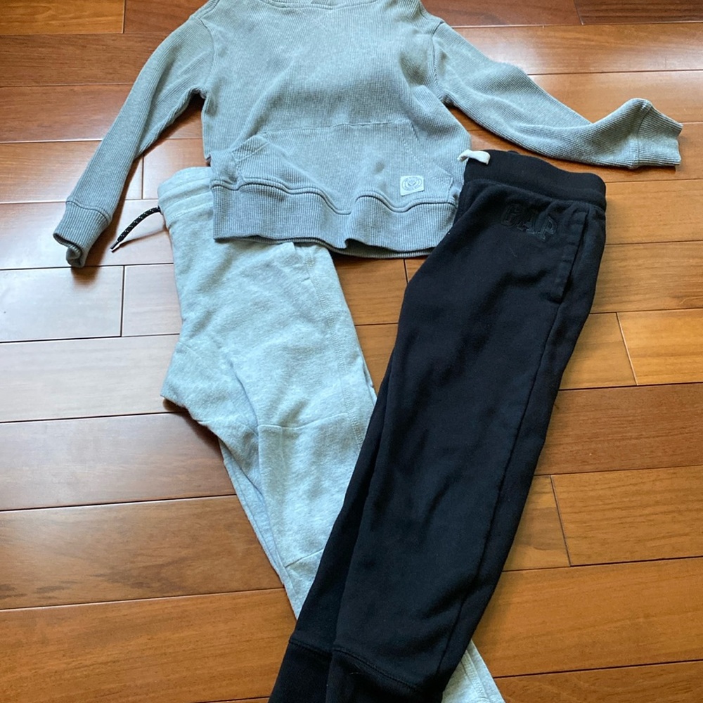 Gap boys 6/7 sweatpants and sweatshirt - Picture 1 of 4